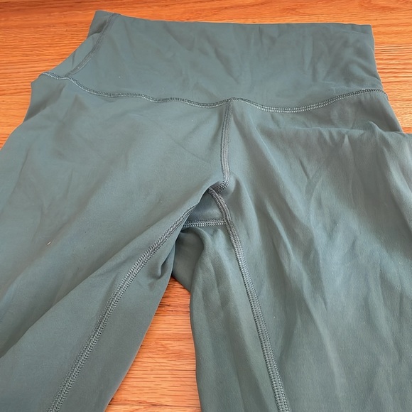 Lulu Lemon Wunder Train - Picture 2 of 4